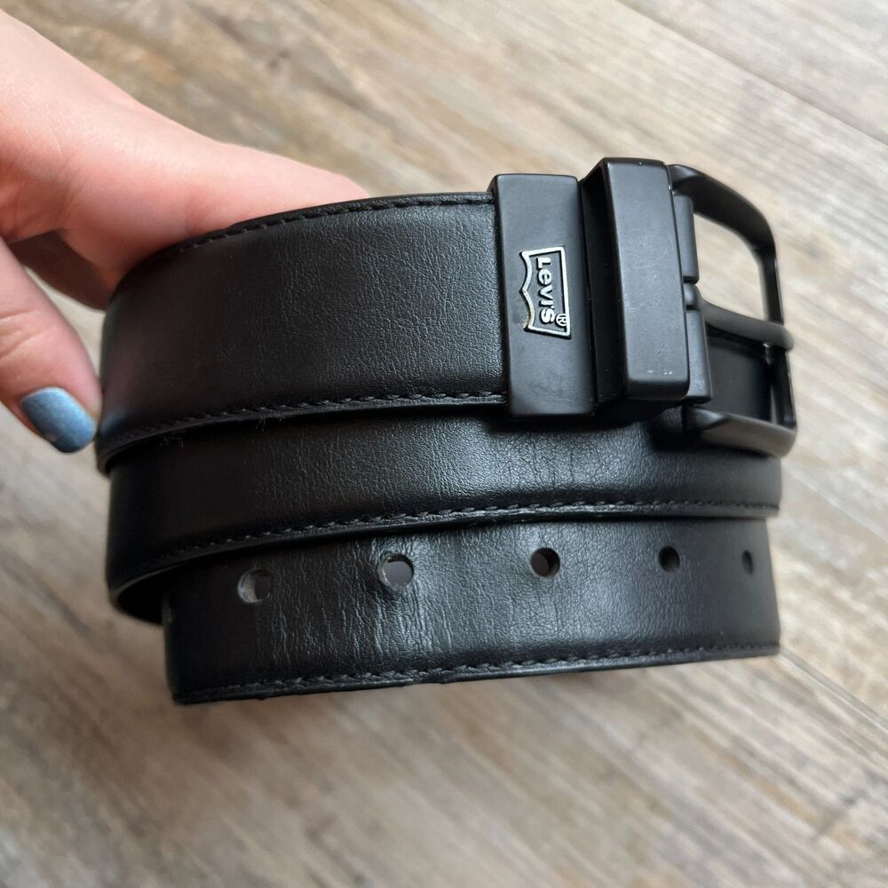 Levi's Black Belt Black Buckle Leather Men's Large 38-40 Reversible Dark Brown